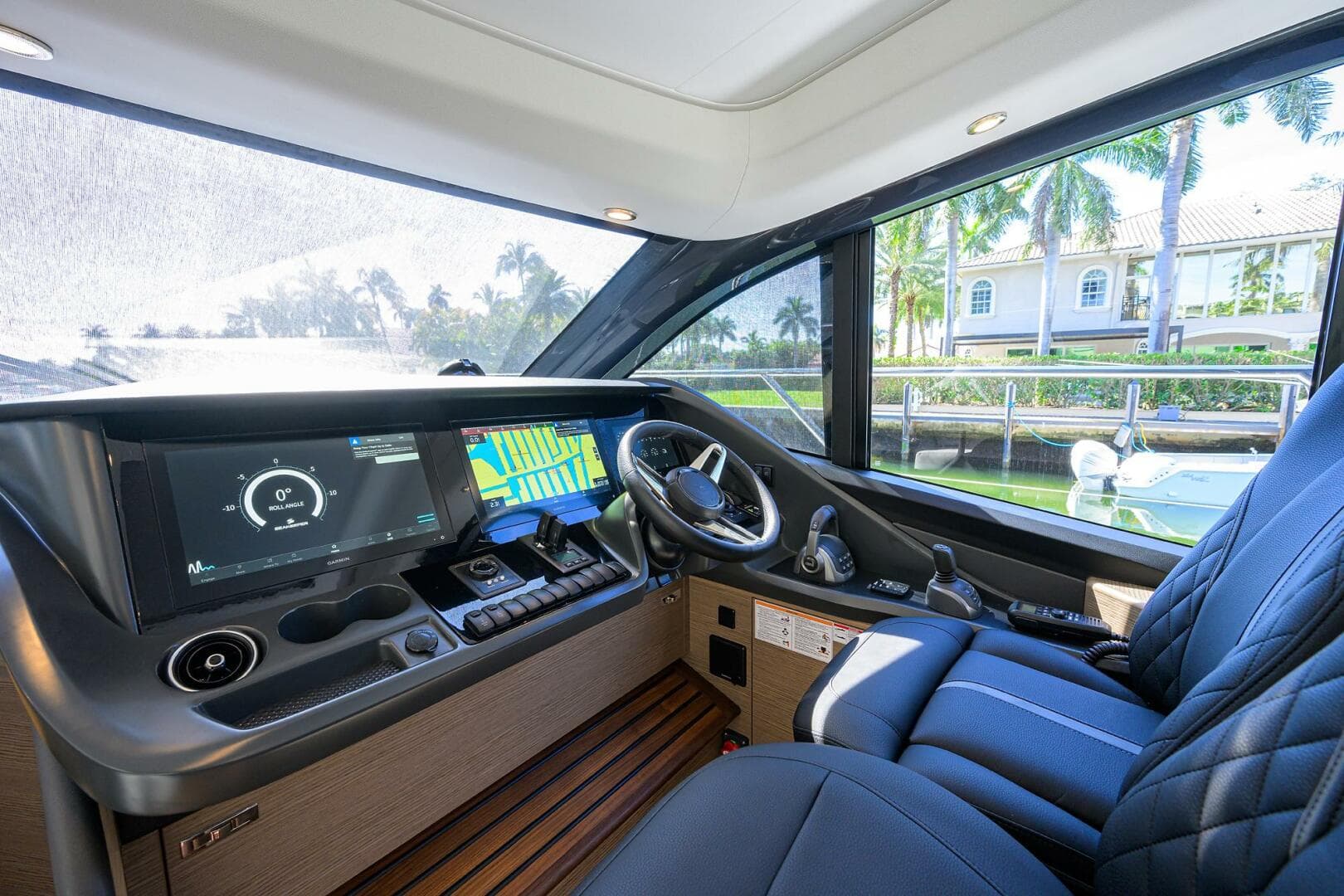 2025 Princess V55 — photo 20