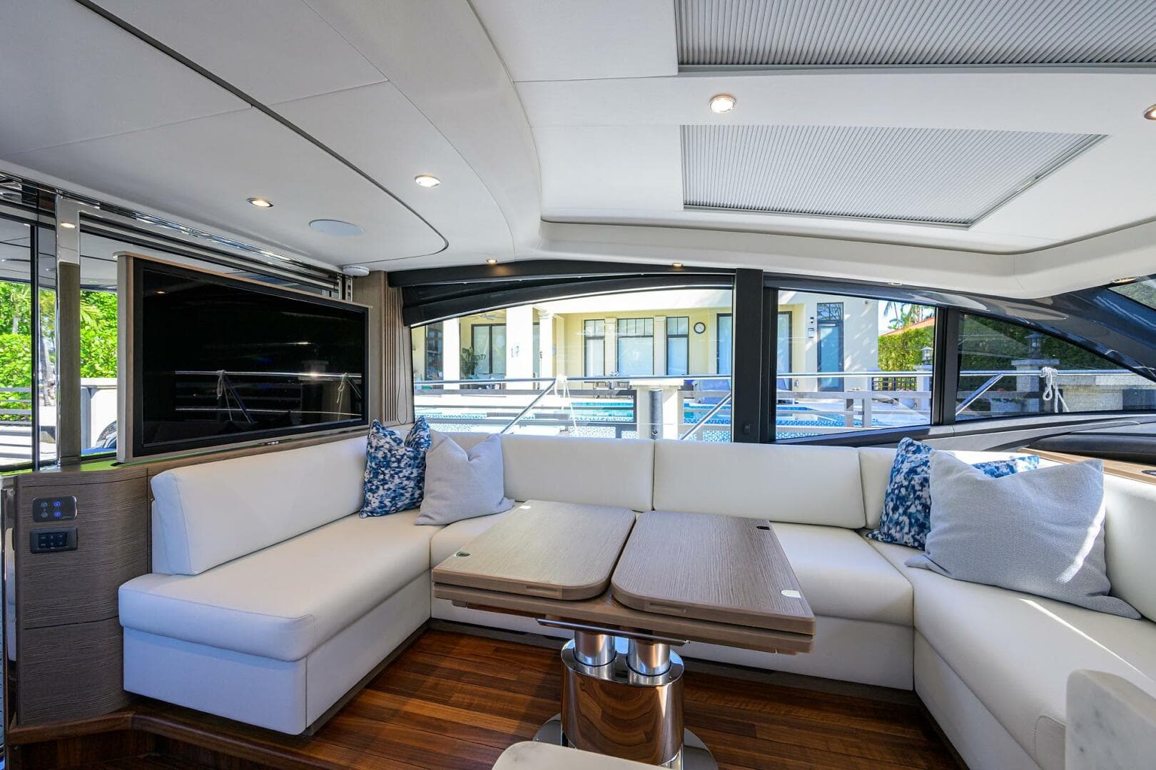 2025 Princess V55 — photo 12