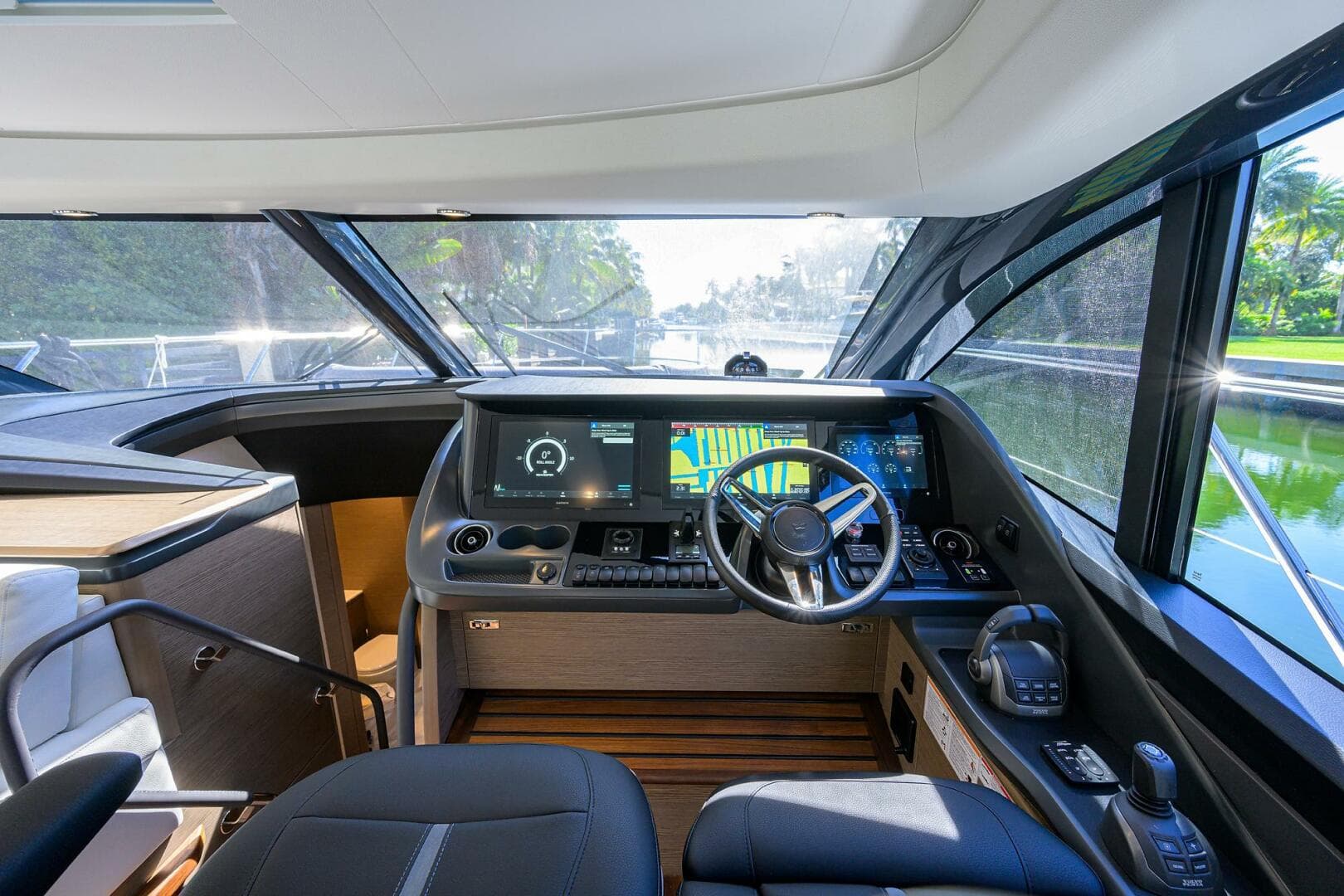 2025 Princess V55 — photo 21