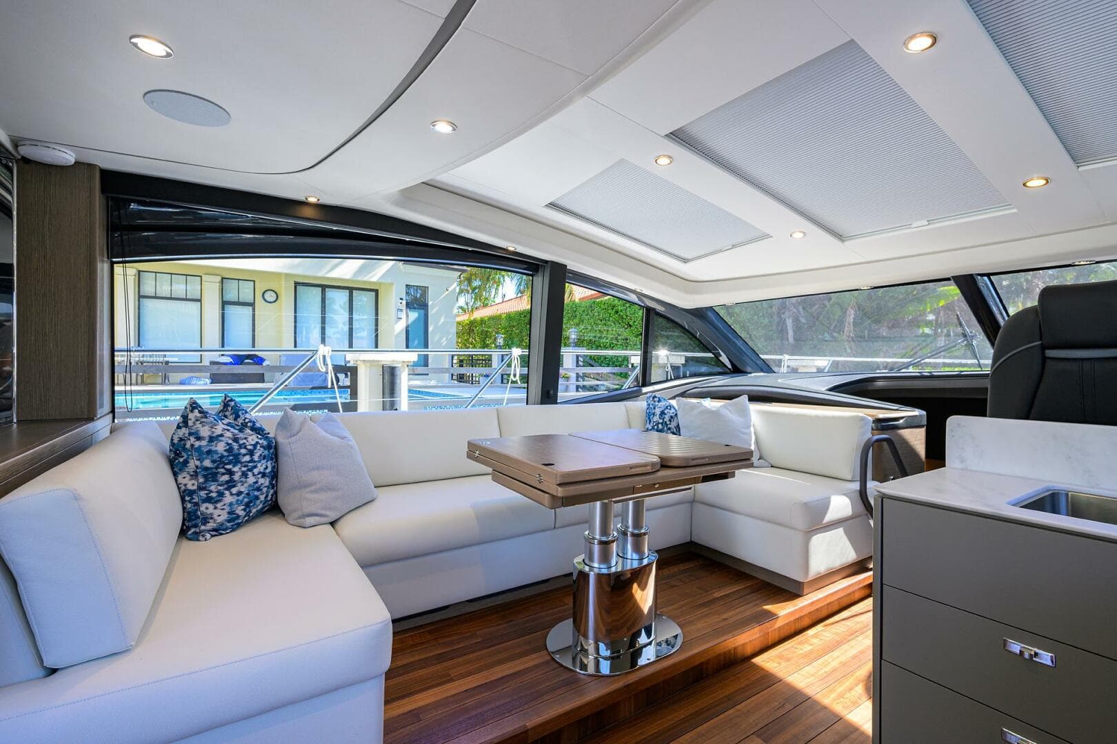 2025 Princess V55 — photo 3