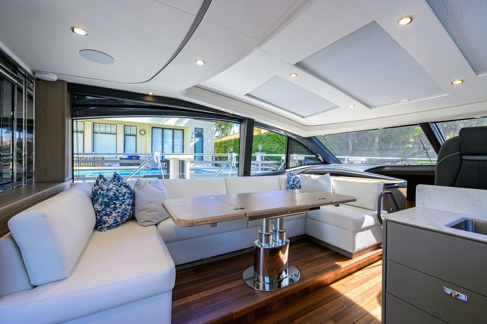 2025 Princess V55 — photo 11