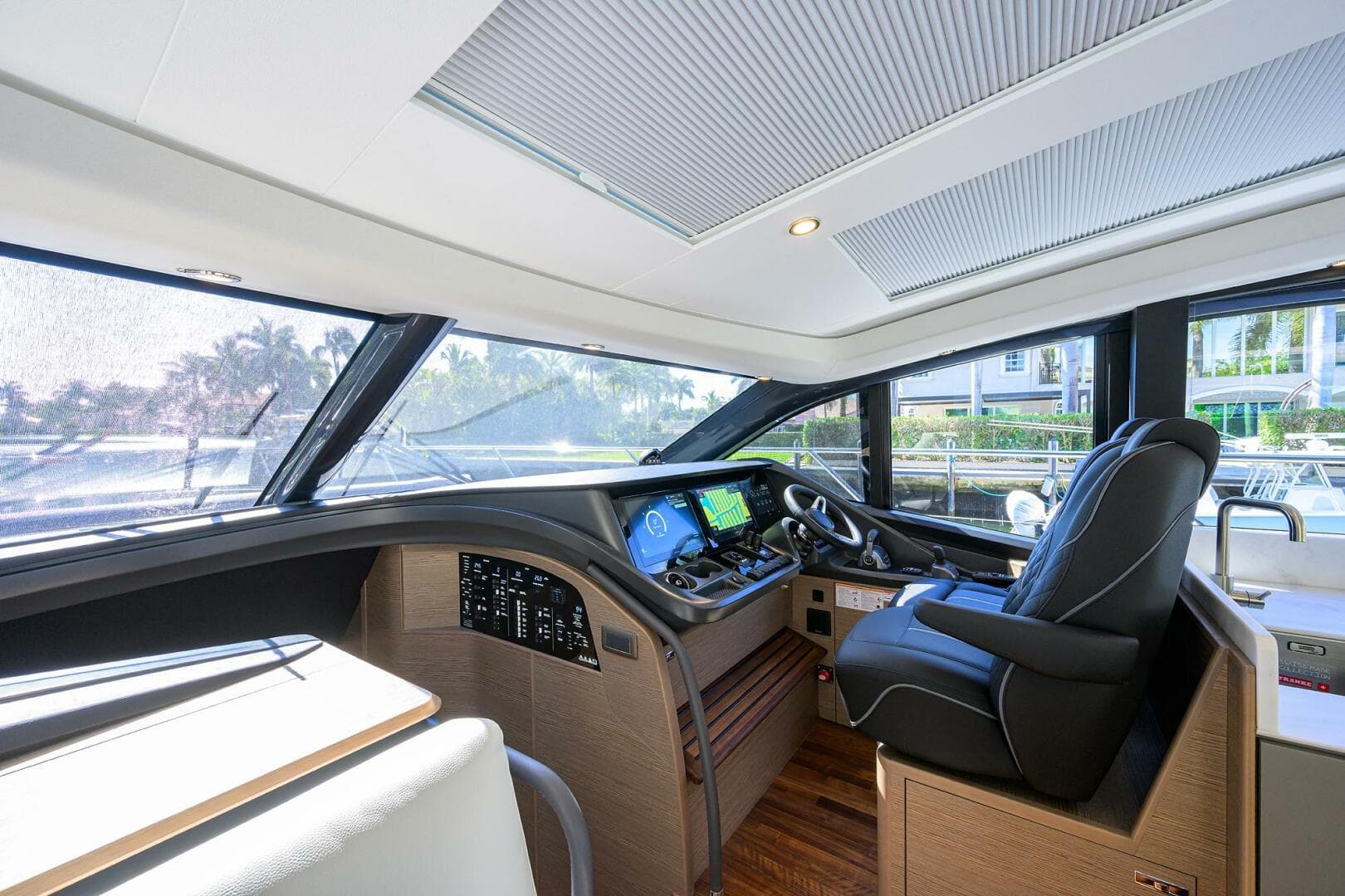 2025 Princess V55 — photo 19