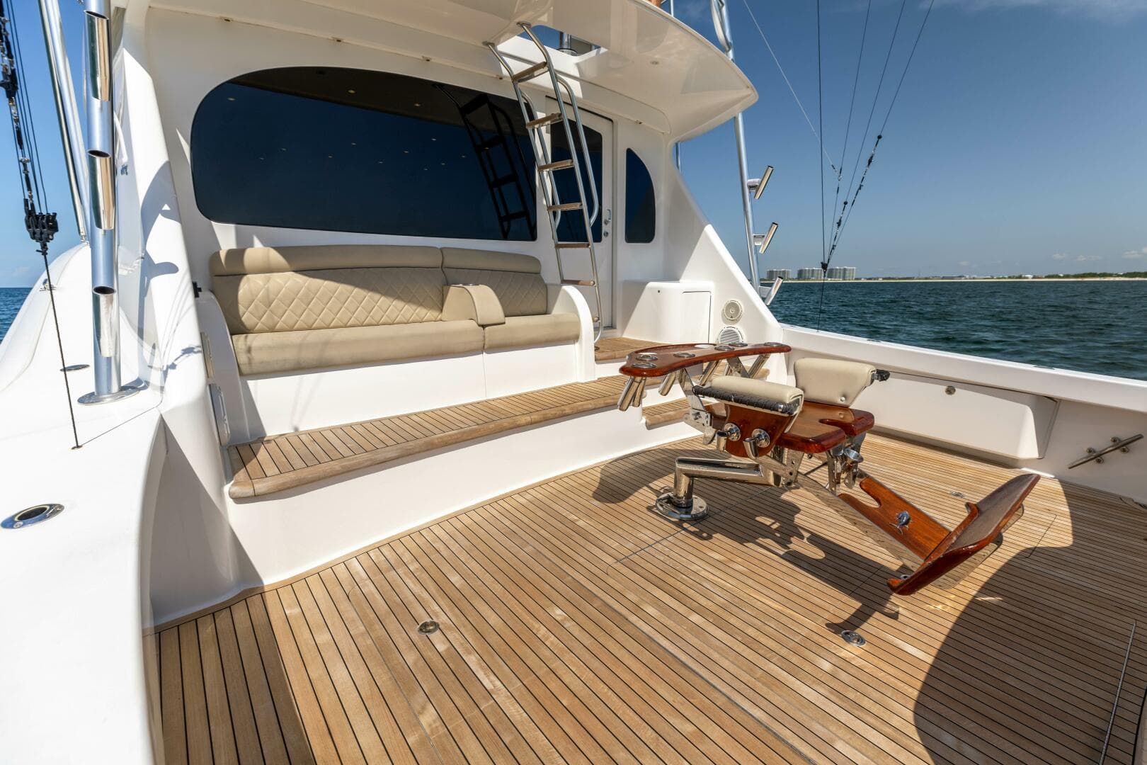 2018 Viking 62 Convertible — photo 3