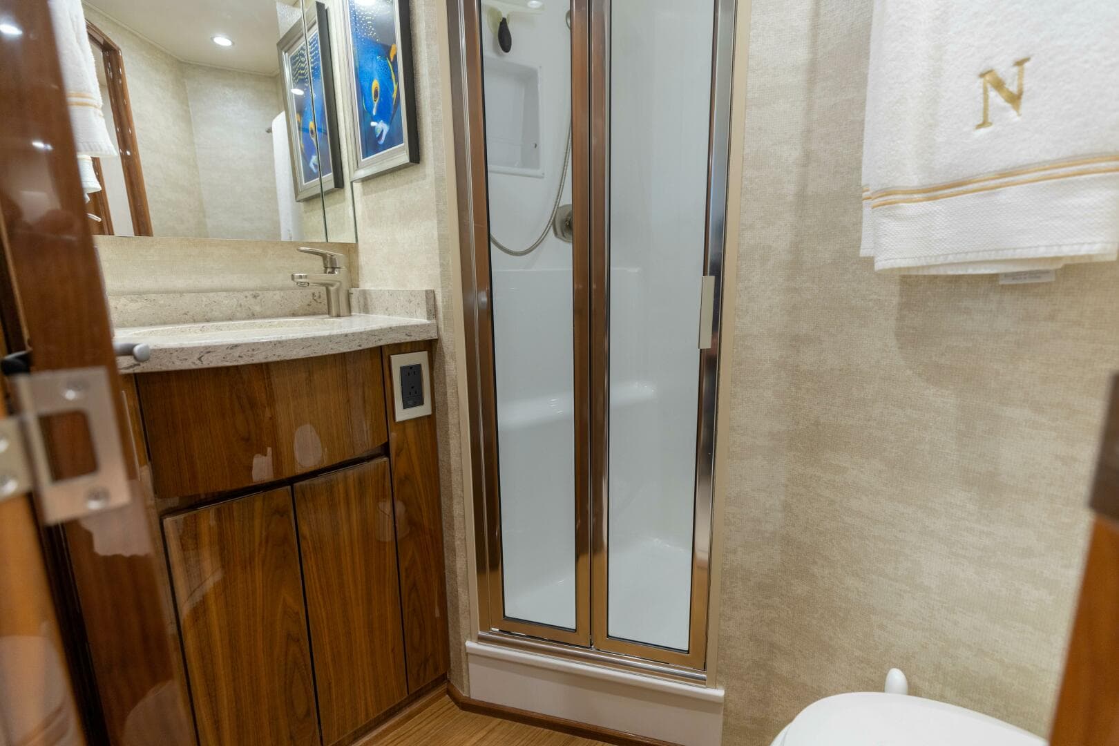 2018 Viking 62 Convertible — photo 25