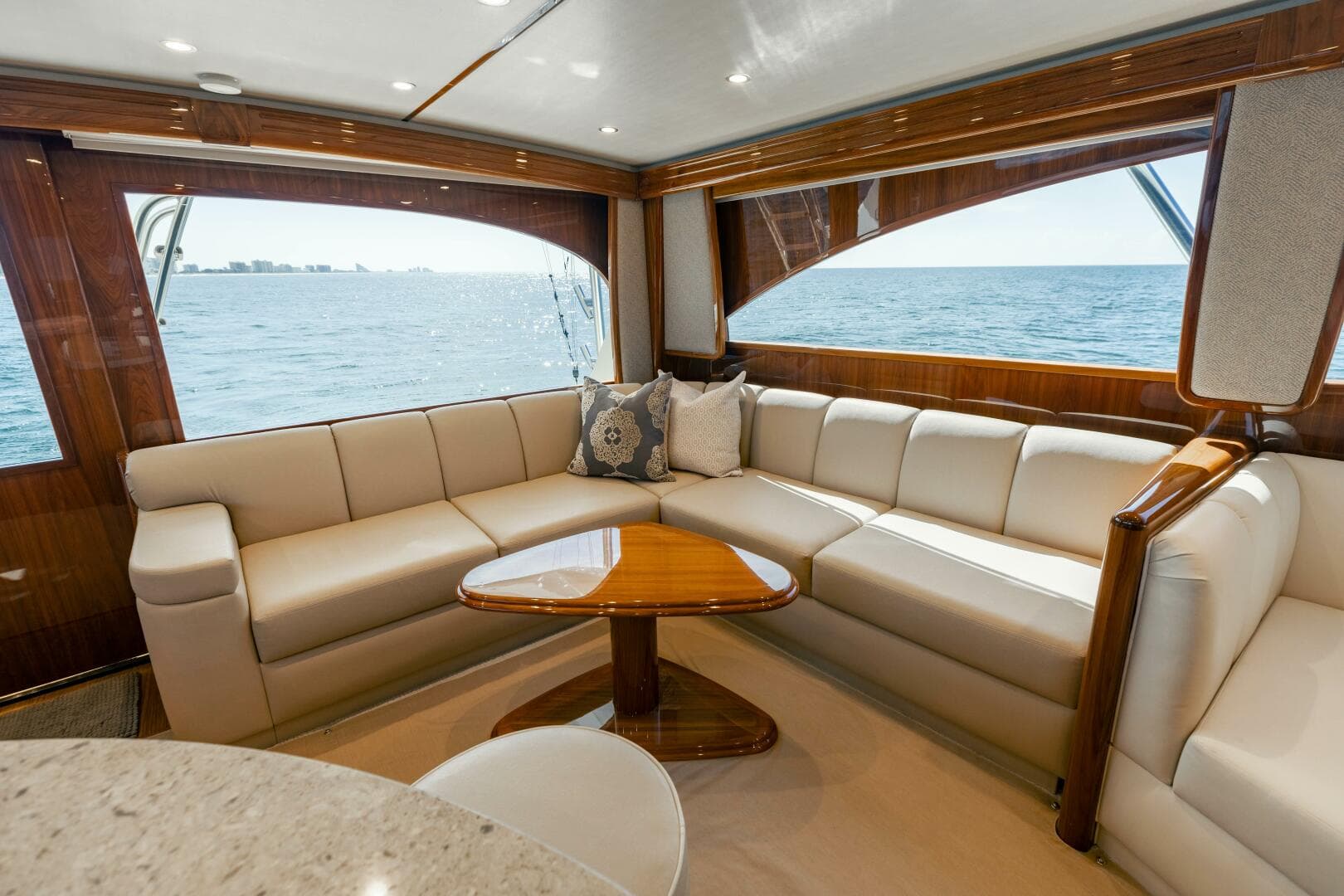 2018 Viking 62 Convertible — photo 6