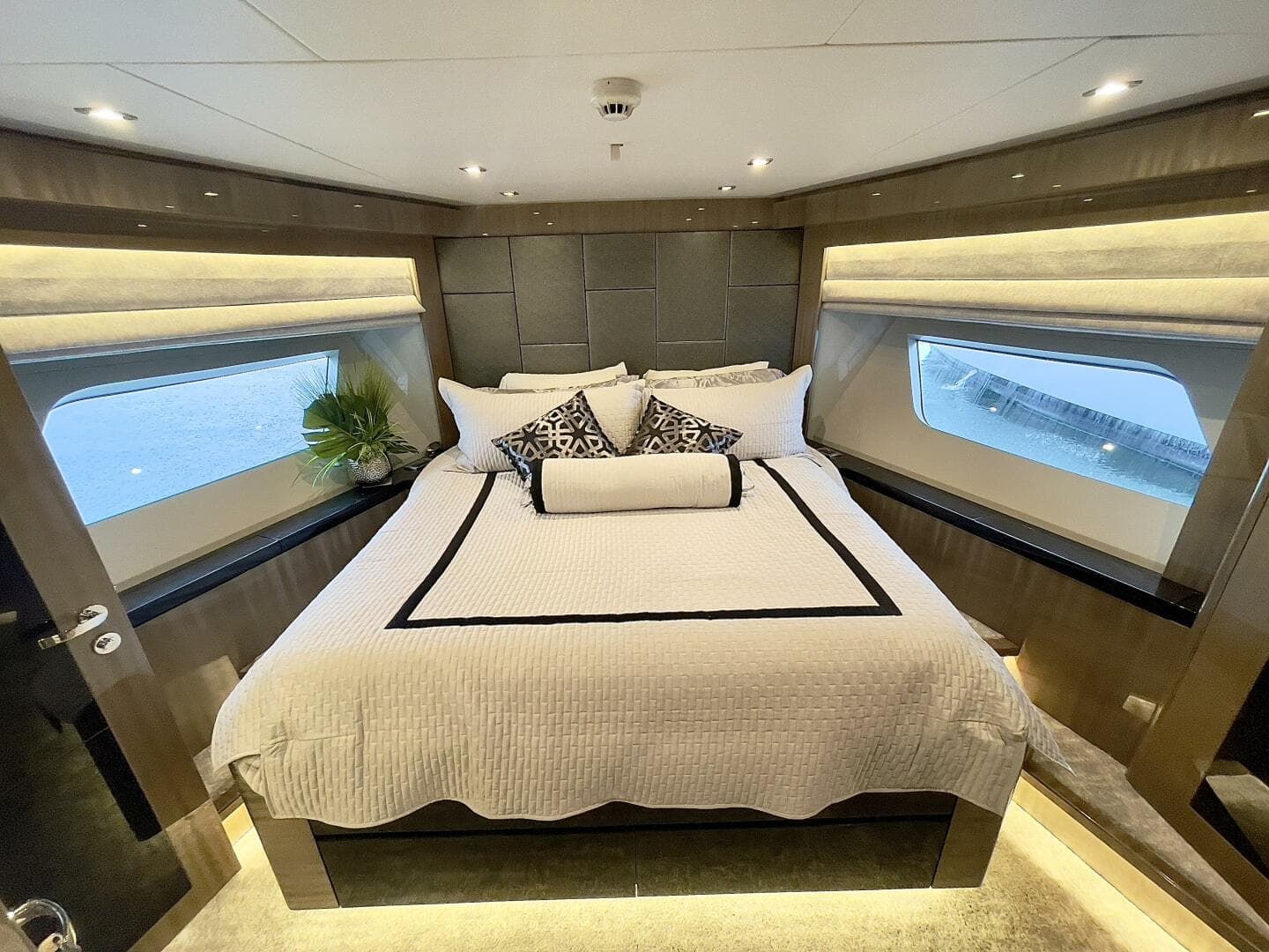 2021 Hargrave Skylounge Flush Deck — photo 18