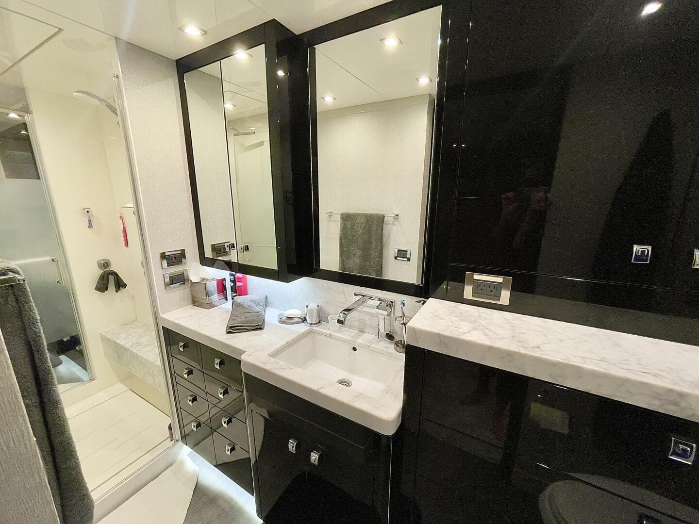 2021 Hargrave Skylounge Flush Deck — photo 17