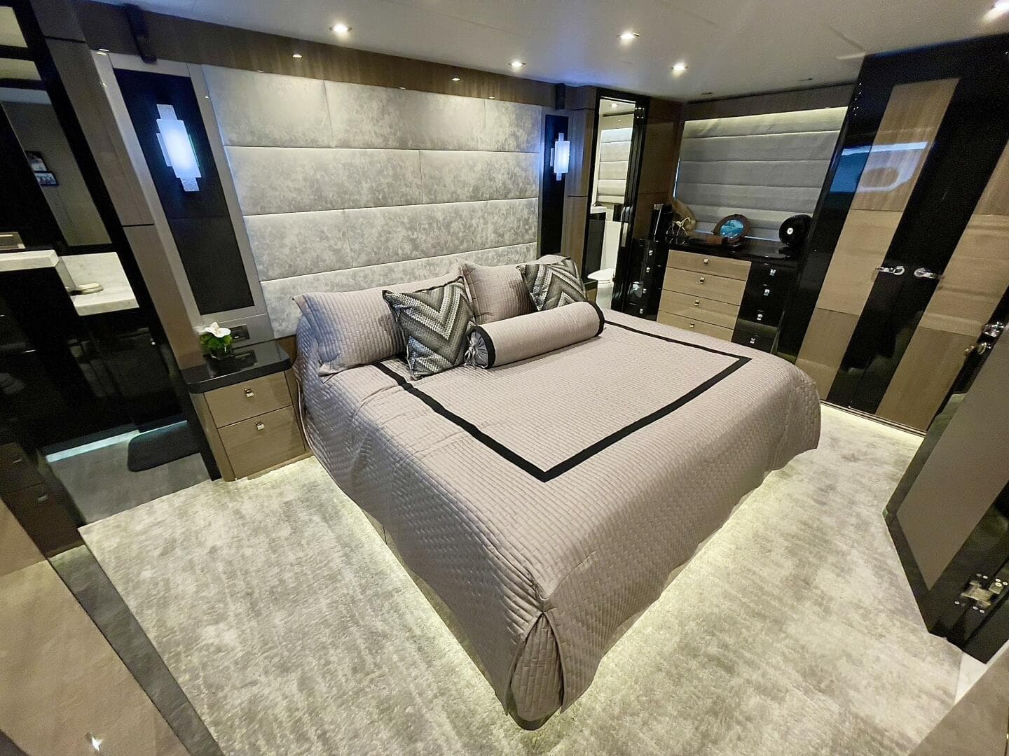 2021 Hargrave Skylounge Flush Deck — photo 13