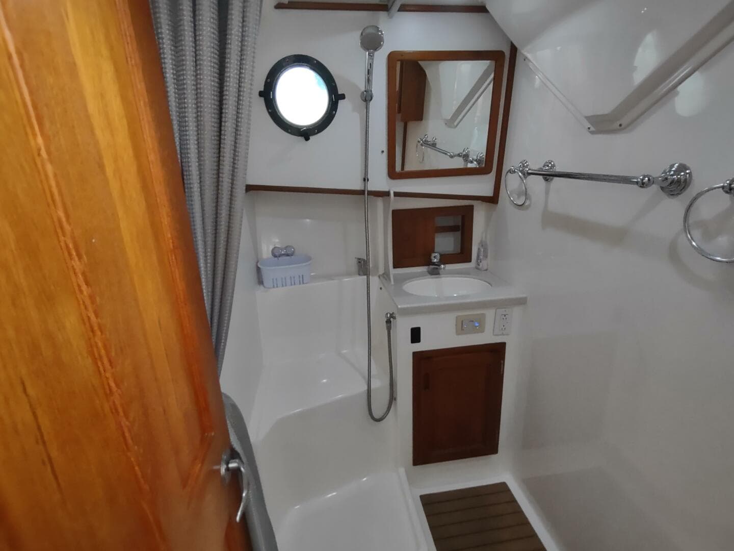 2010 Nordic Tugs — photo 41