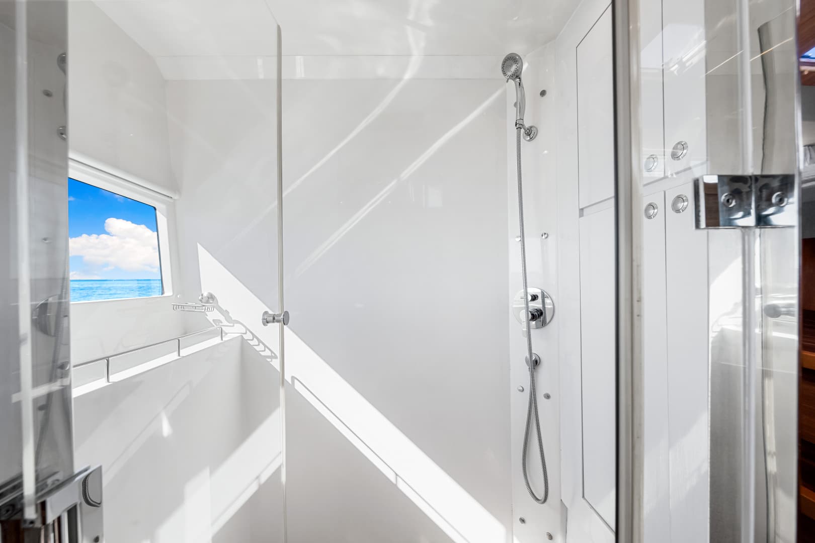 2022 Aquila 54 — photo 99