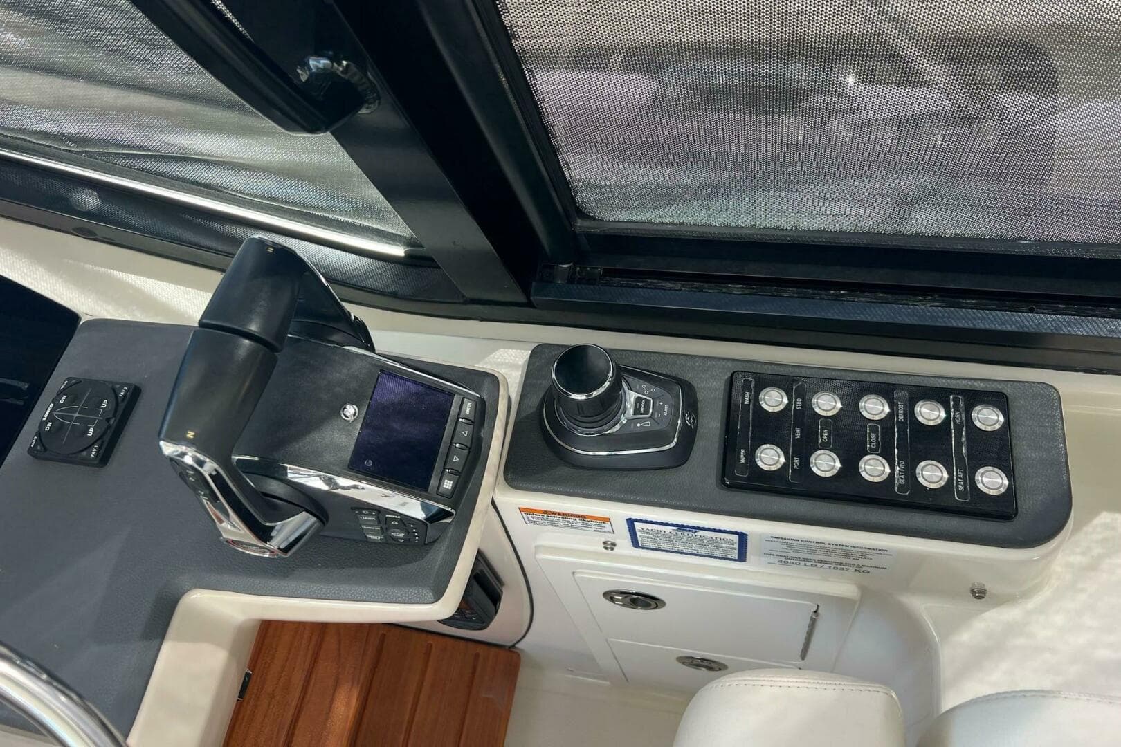 2022 Boston Whaler 405 Conquest — photo 11