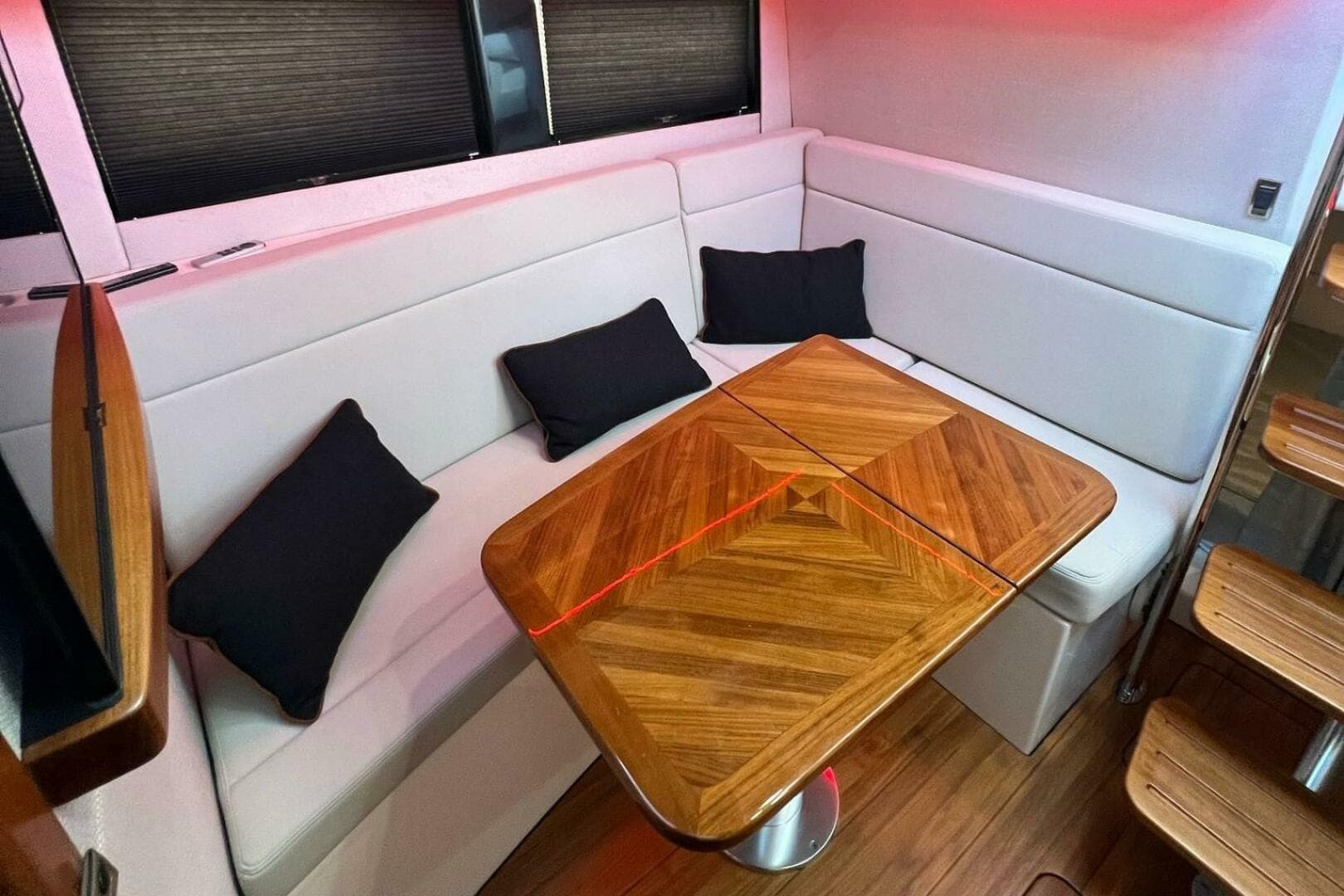 2022 Boston Whaler 405 Conquest — photo 21