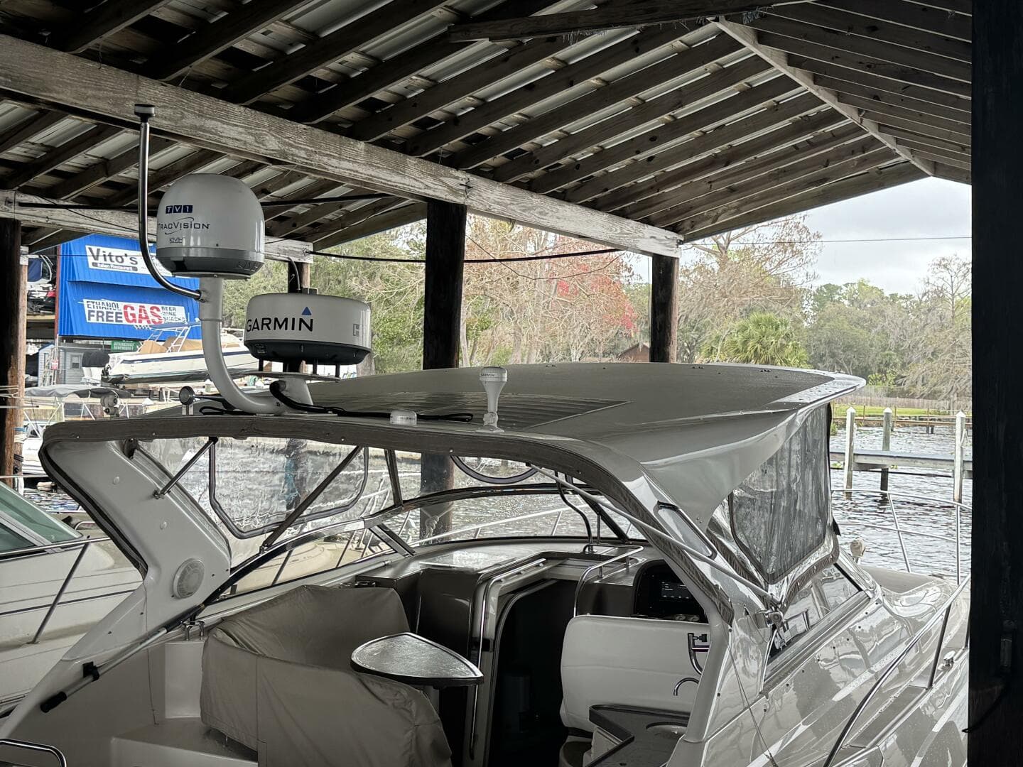 2005 Regal 3560 Commodore — photo 8