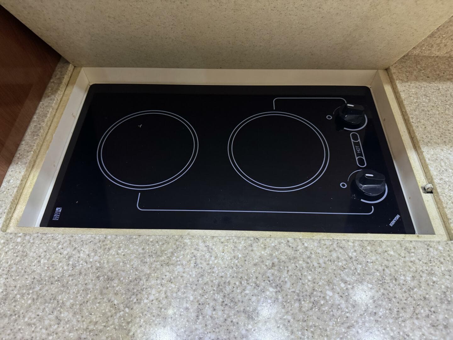 2005 Regal 3560 Commodore — photo 27