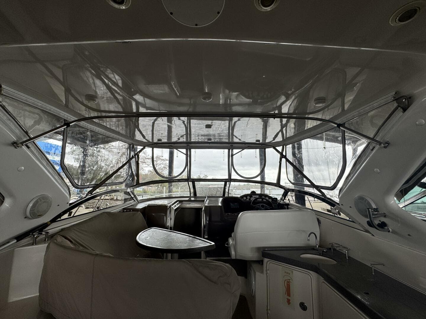 2005 Regal 3560 Commodore — photo 7