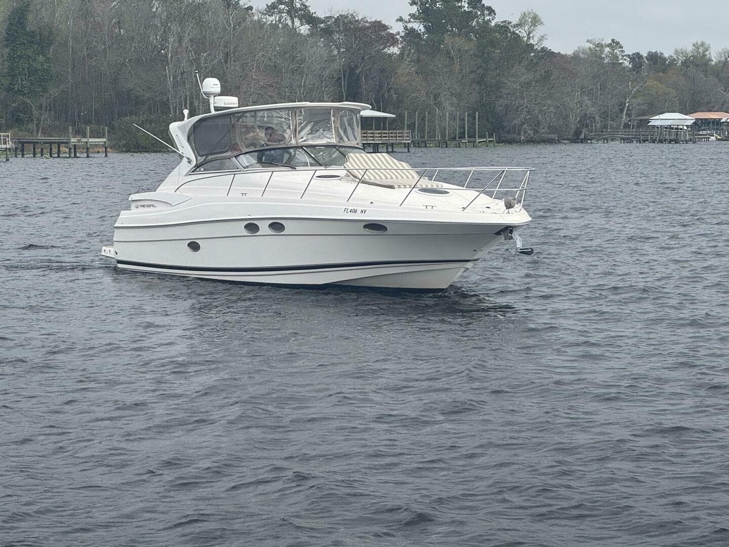 2005 Regal 3560 Commodore — photo 2