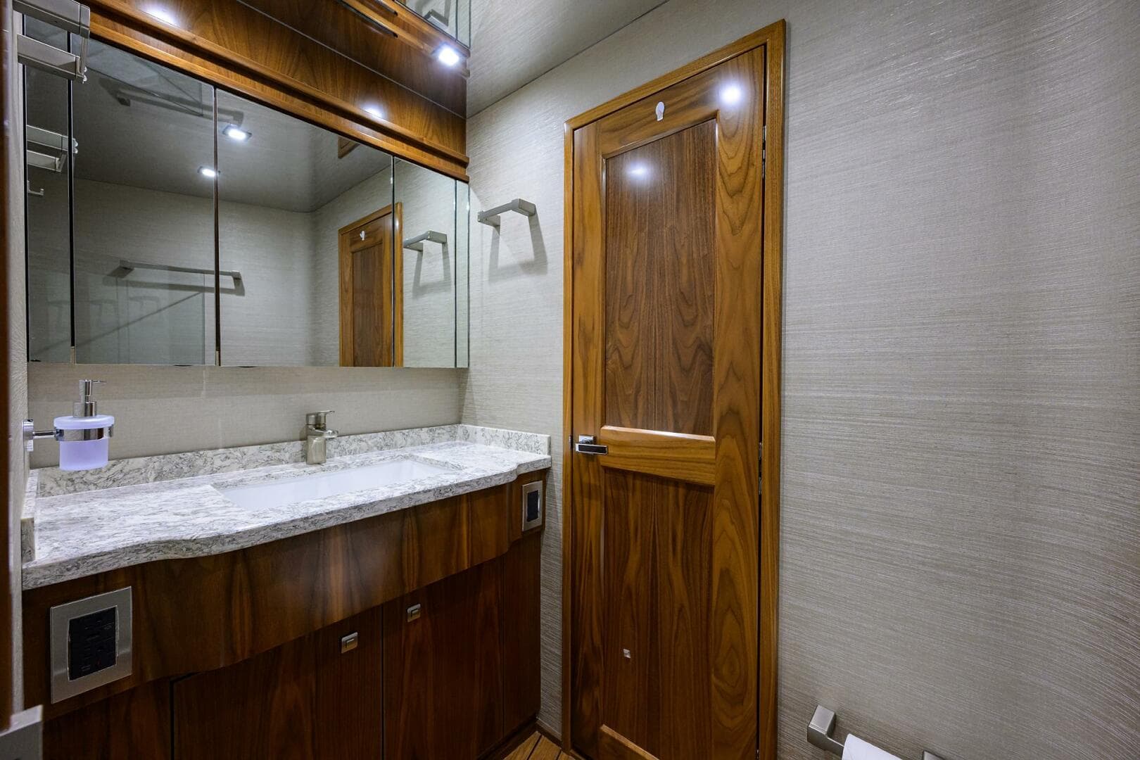 2019 Viking Convertible — photo 20