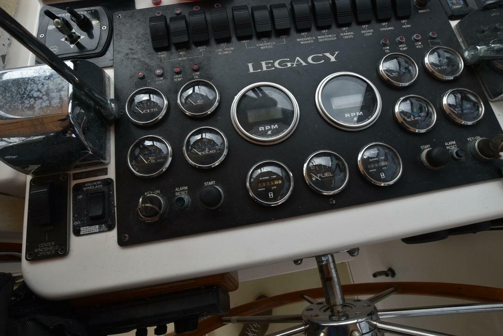 1999 Legacy 34 Express — photo 9