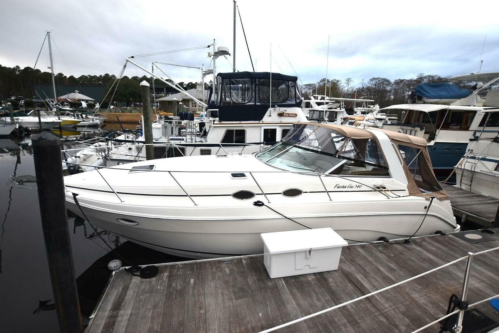 2000 Rinker 342 Fiesta Vee — photo 1