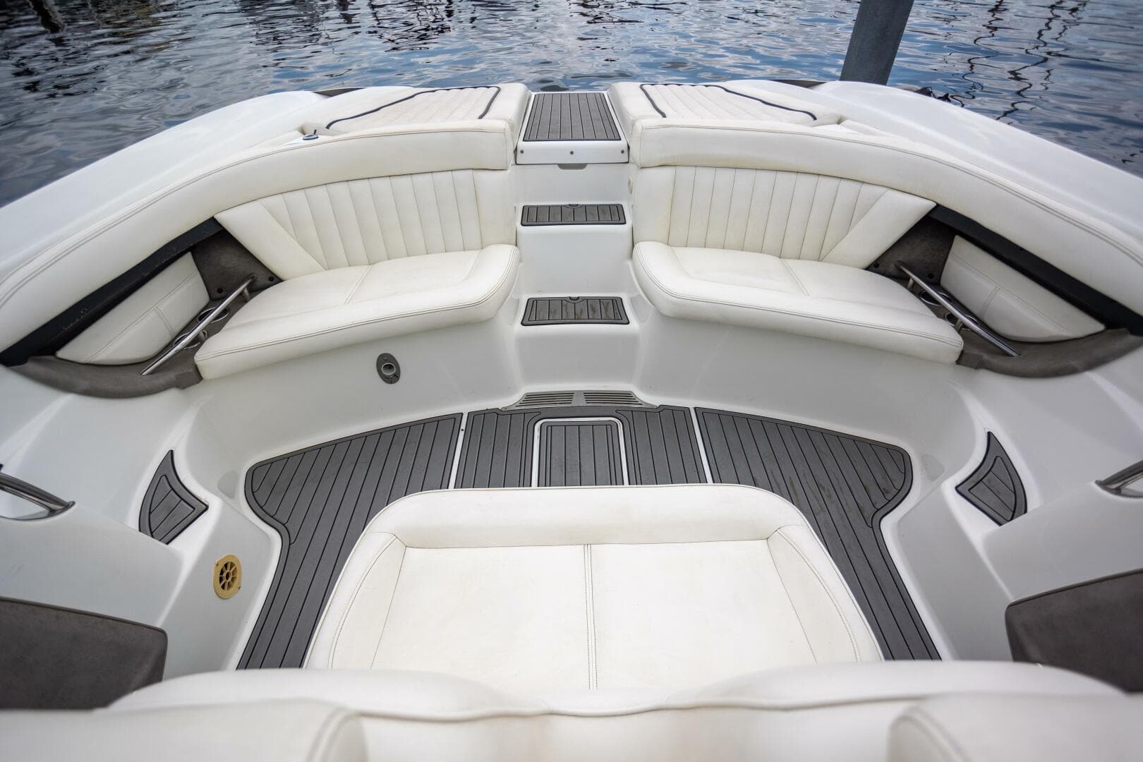 2005 Cobalt 343 — photo 6