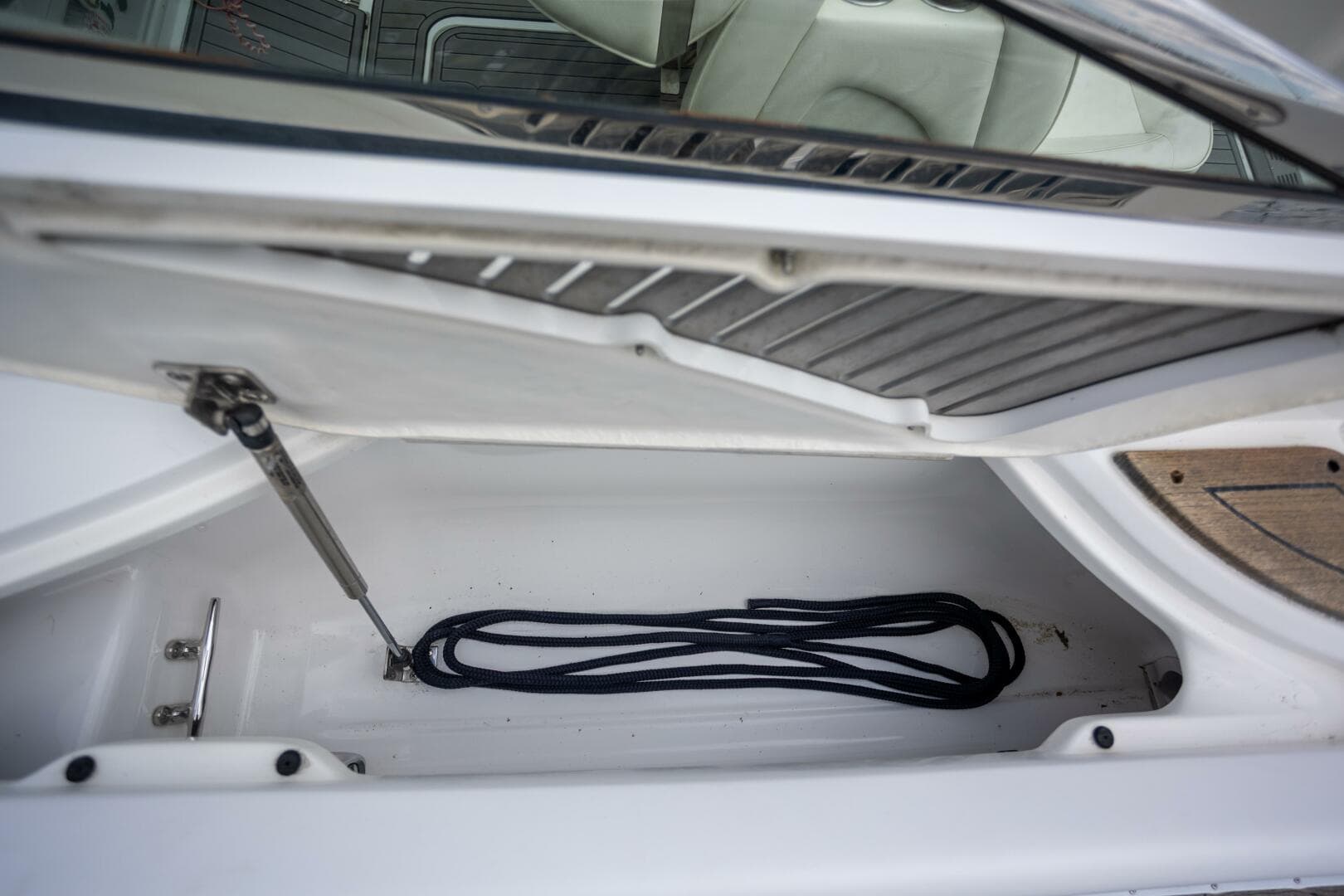 2005 Cobalt 343 — photo 29