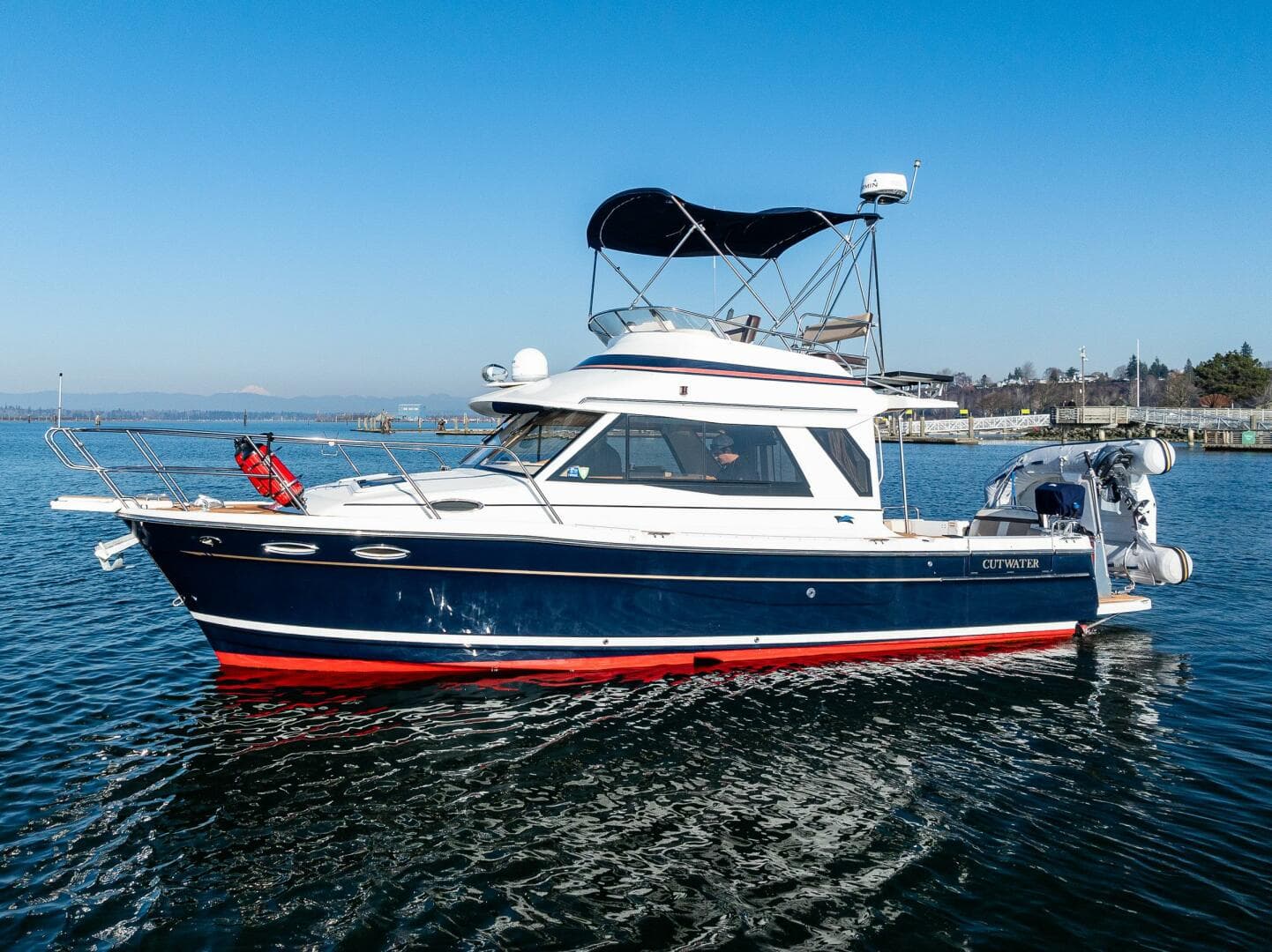 2016 Cutwater 32 Cb — photo 2