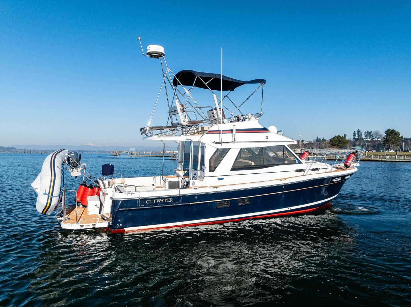 2016 Cutwater 32 Cb — photo 1