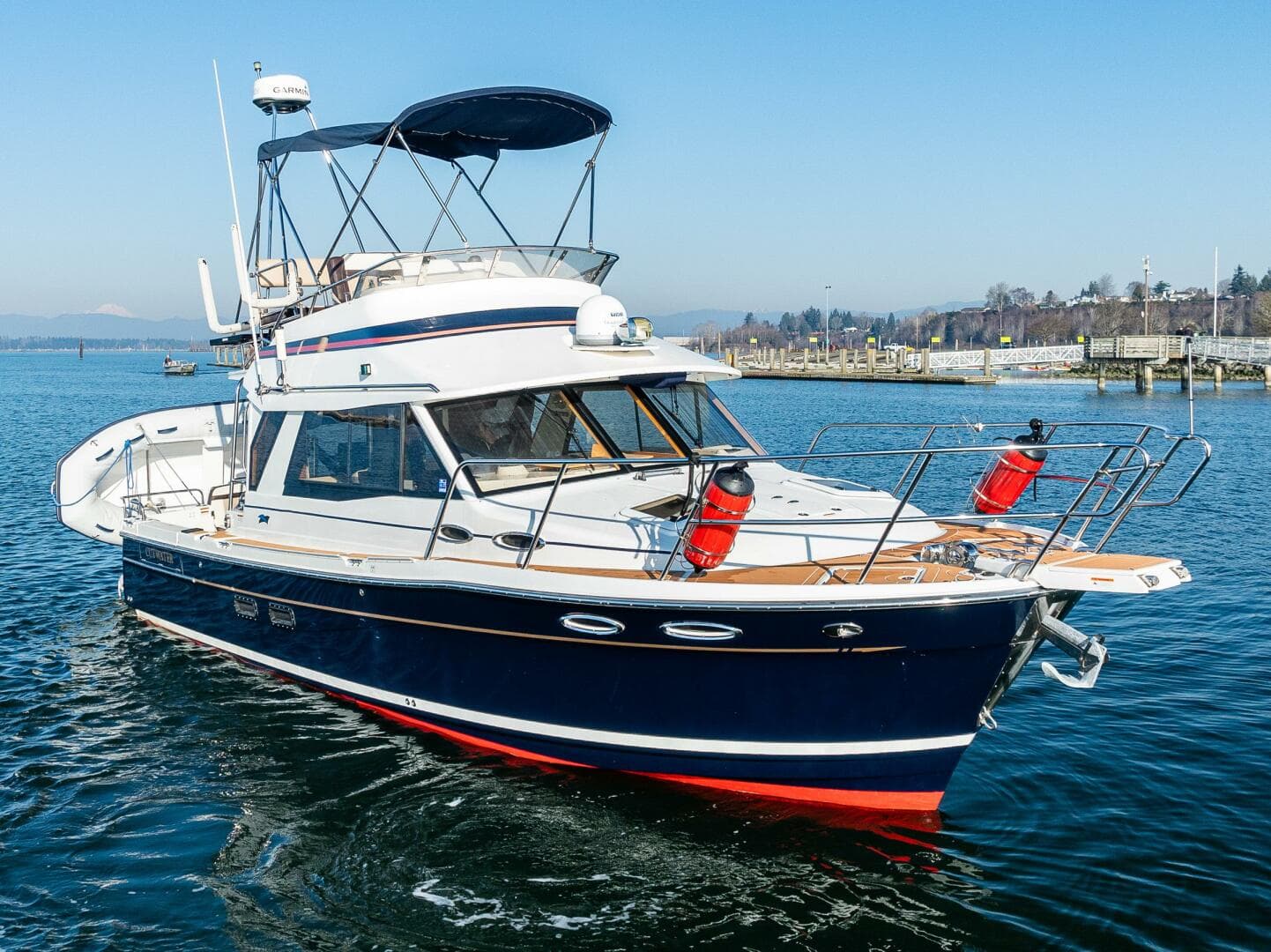 2016 Cutwater 32 Cb — photo 4