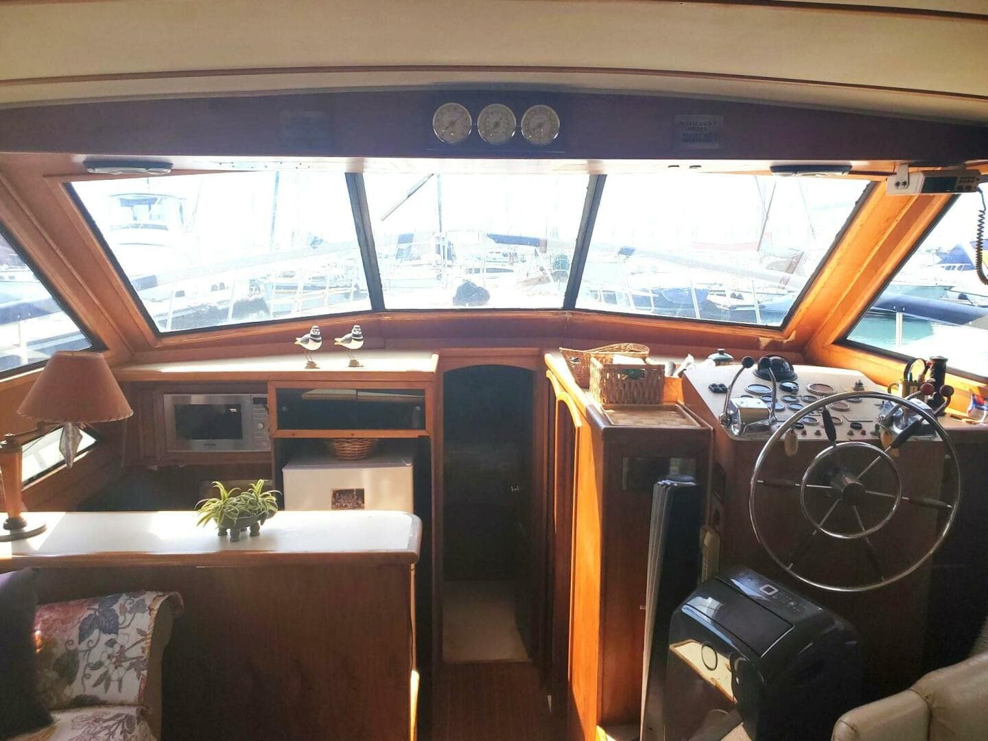 1985 Californian 5239 Cockpit — photo 16