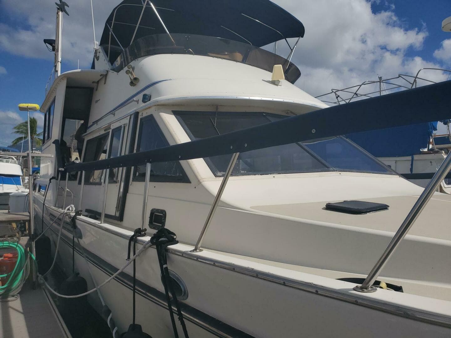 1985 Californian 5239 Cockpit — photo 4