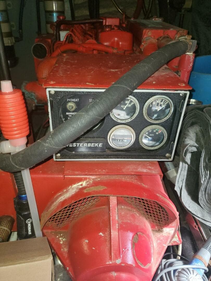 1985 Californian 5239 Cockpit — photo 15