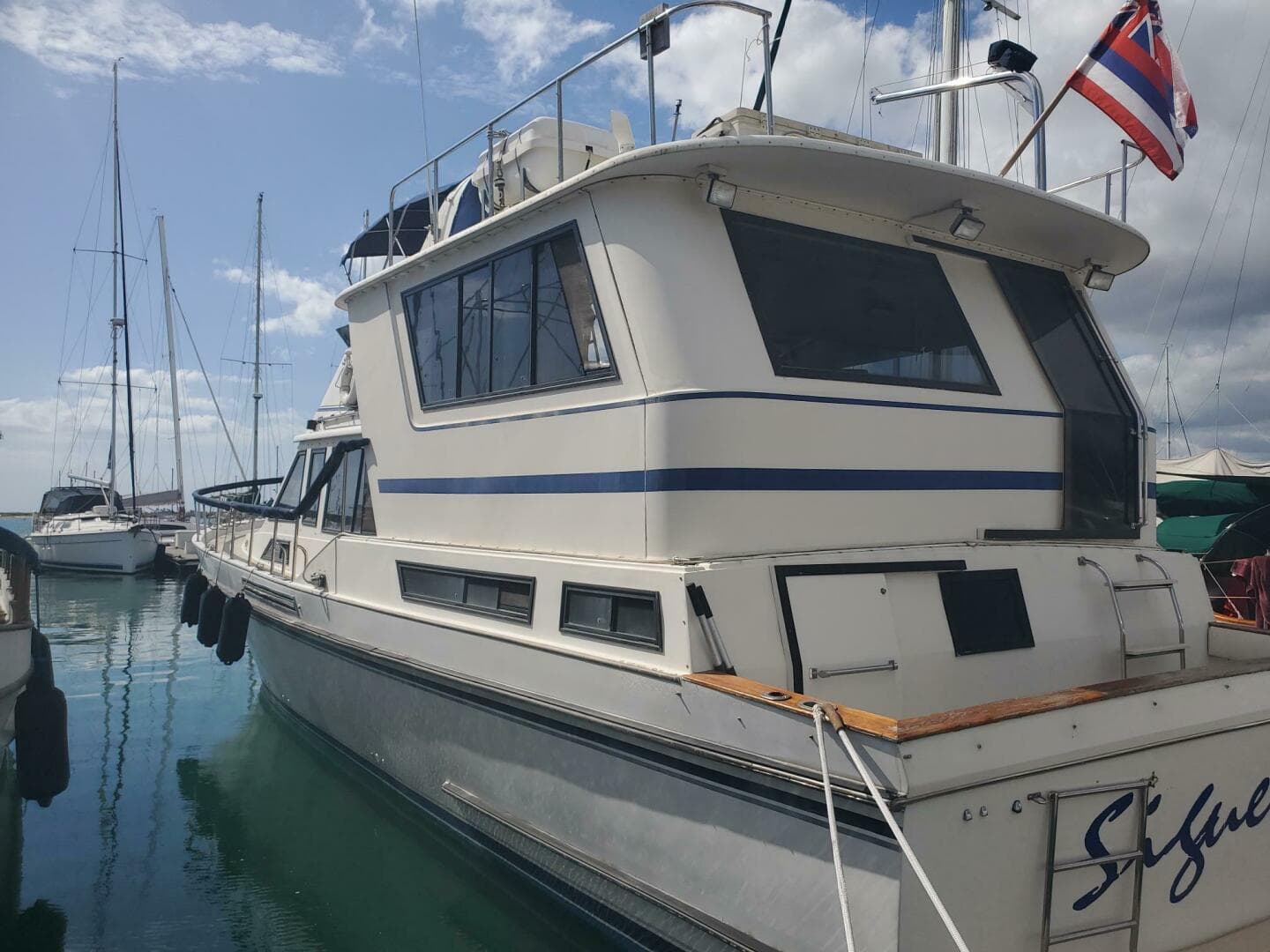 1985 Californian 5239 Cockpit — photo 1