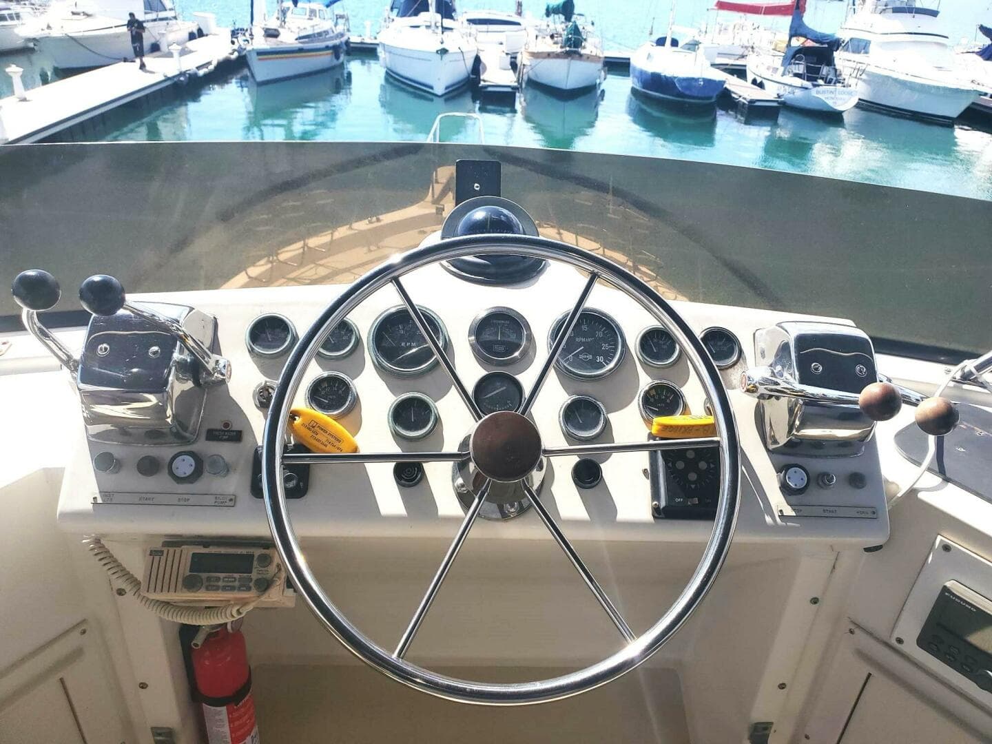 1985 Californian 5239 Cockpit — photo 36