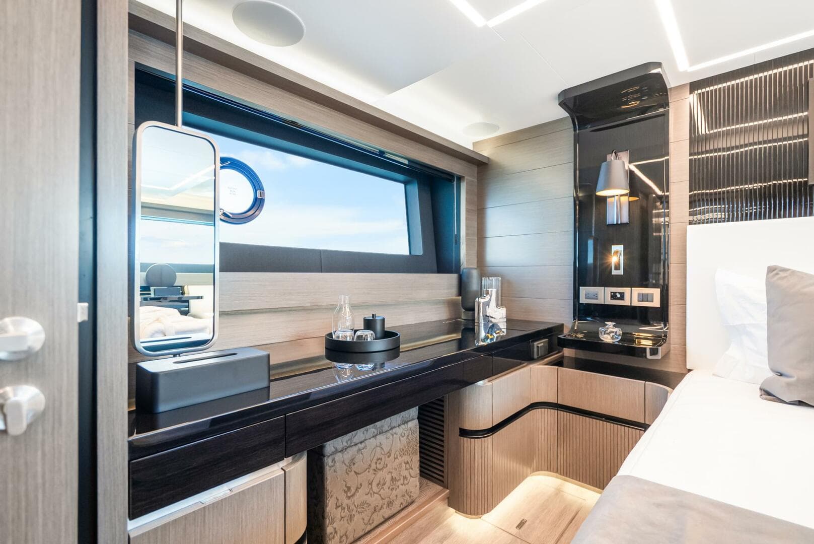 2025 Pearl 63 — photo 38