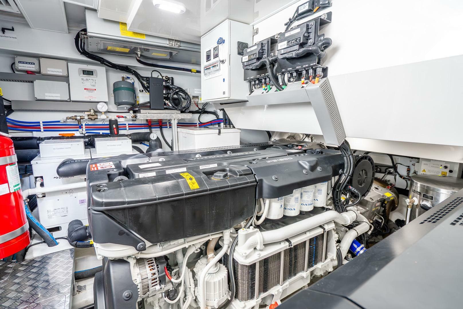 2025 Pearl 63 — photo 80