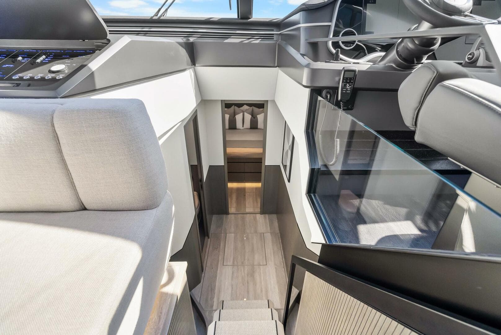 2025 Pearl 63 — photo 28