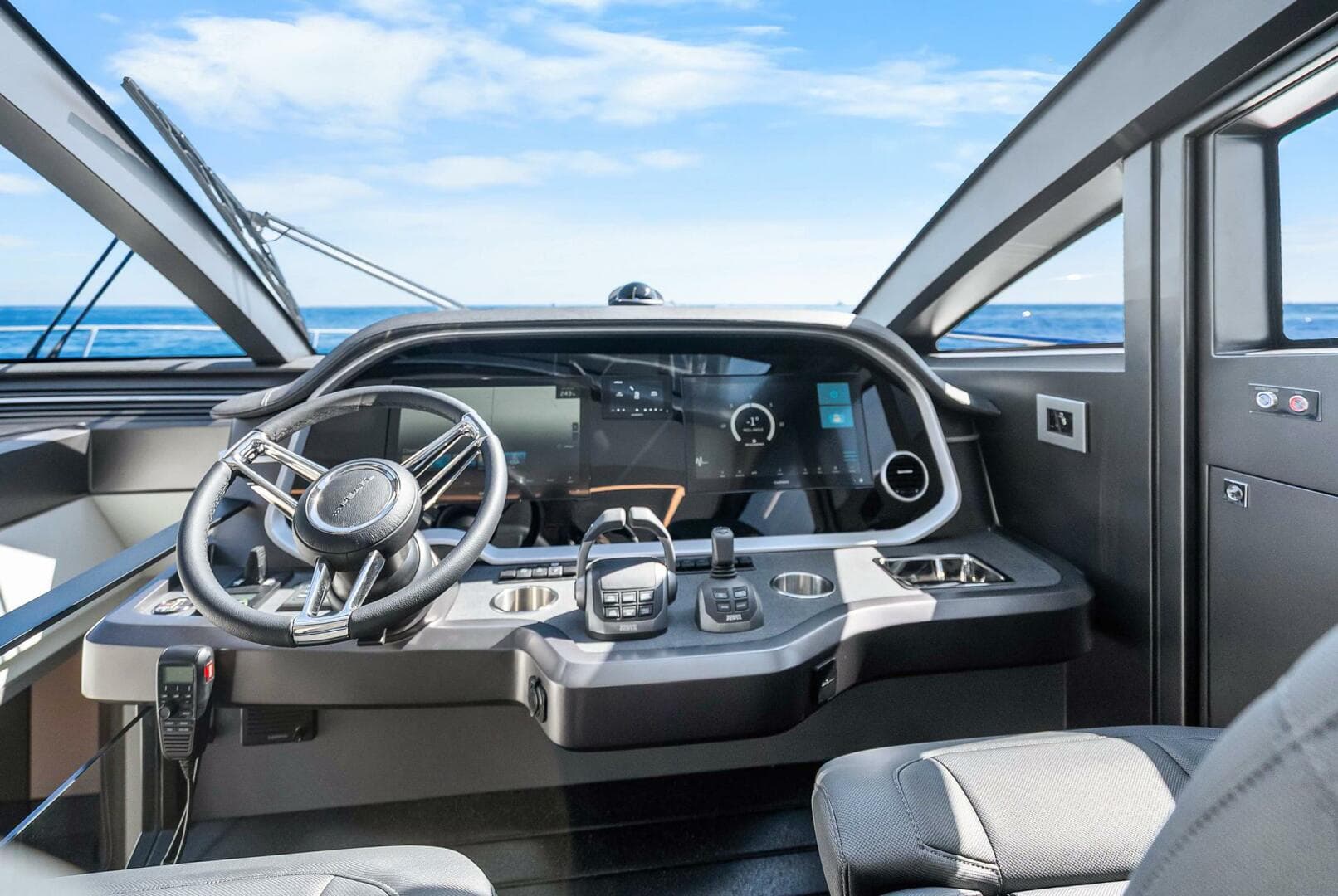 2025 Pearl 63 — photo 23