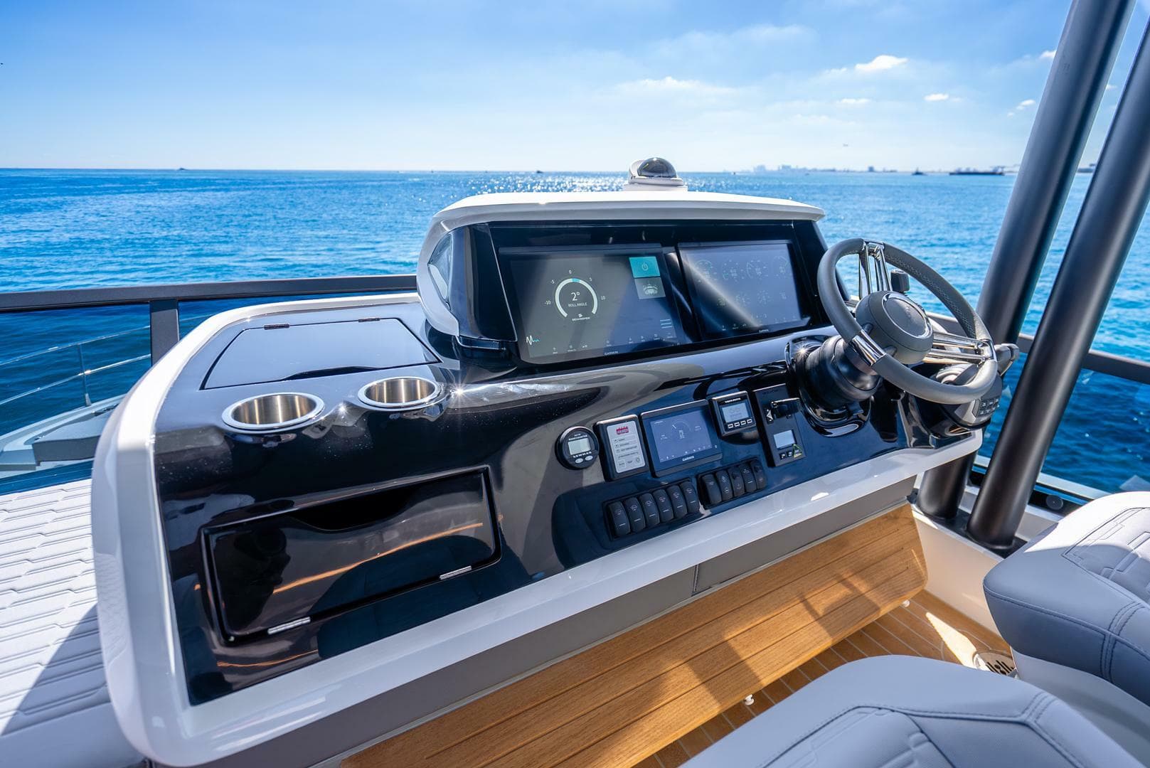 2025 Pearl 63 — photo 71