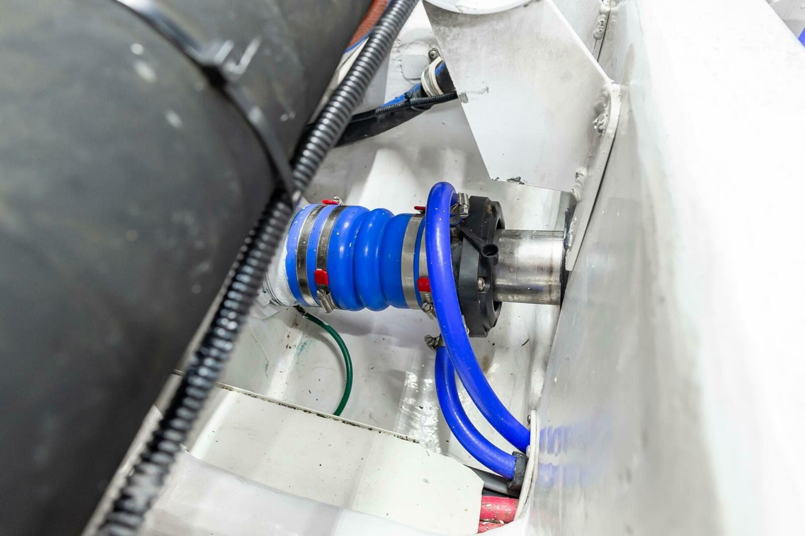 2001 Viking 50 Convertible — photo 79