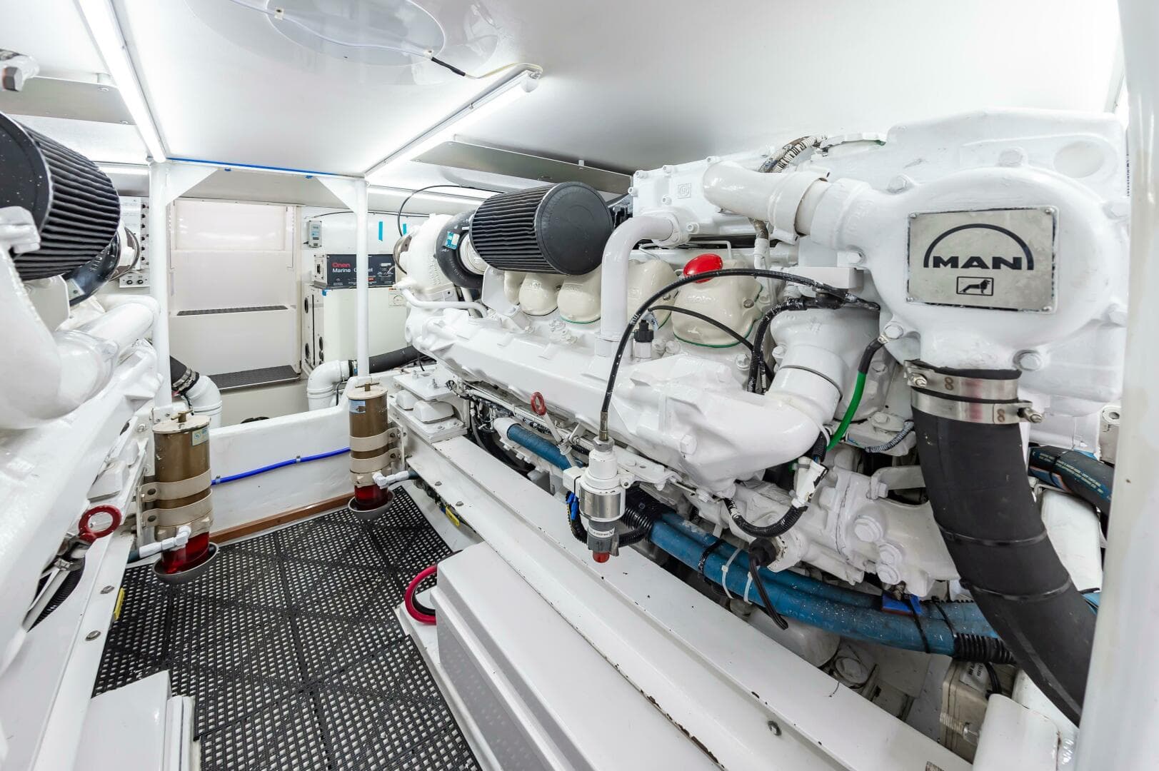 2001 Viking 50 Convertible — photo 71