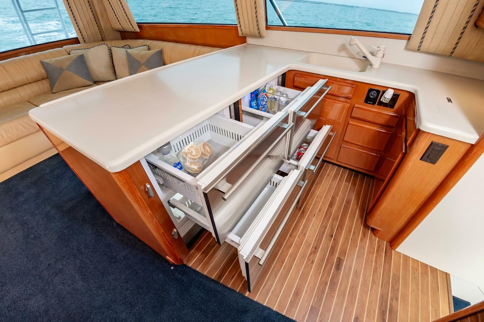 2001 Viking 50 Convertible — photo 39