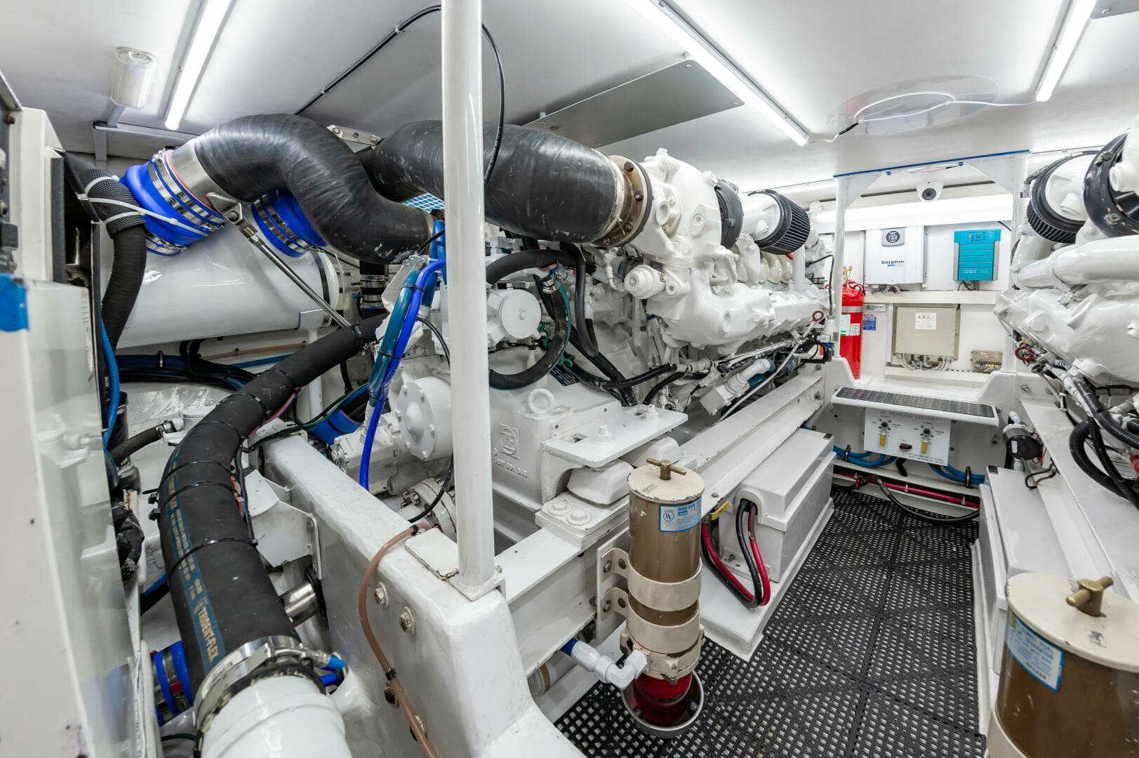 2001 Viking 50 Convertible — photo 60