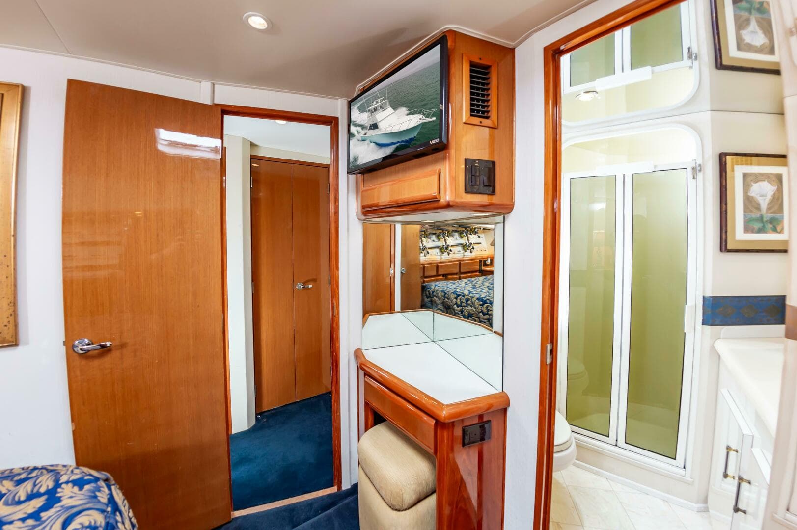 2001 Viking 50 Convertible — photo 48