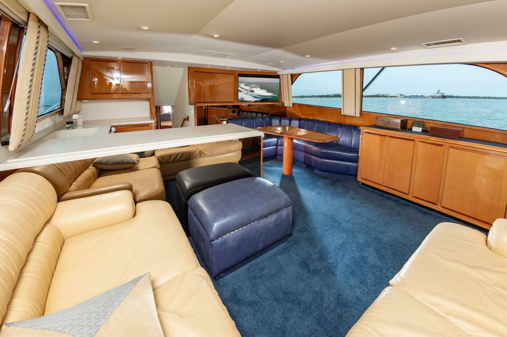 2001 Viking 50 Convertible — photo 31