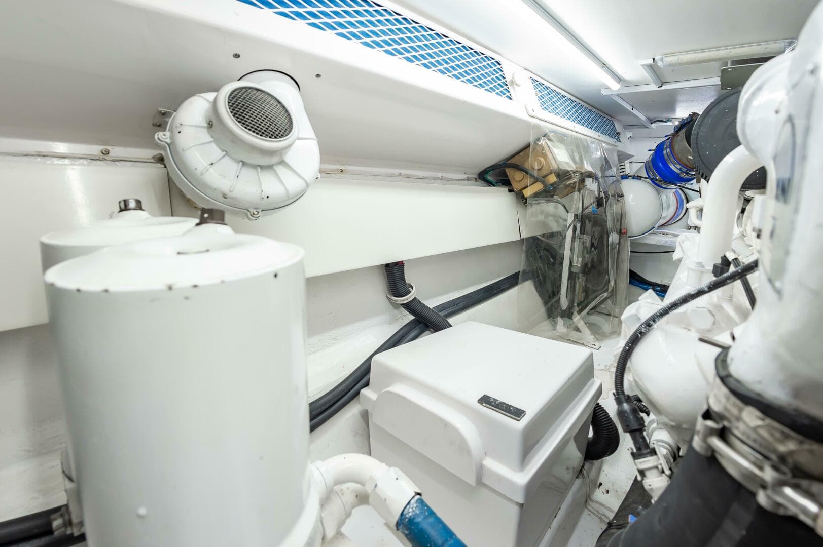 2001 Viking 50 Convertible — photo 69