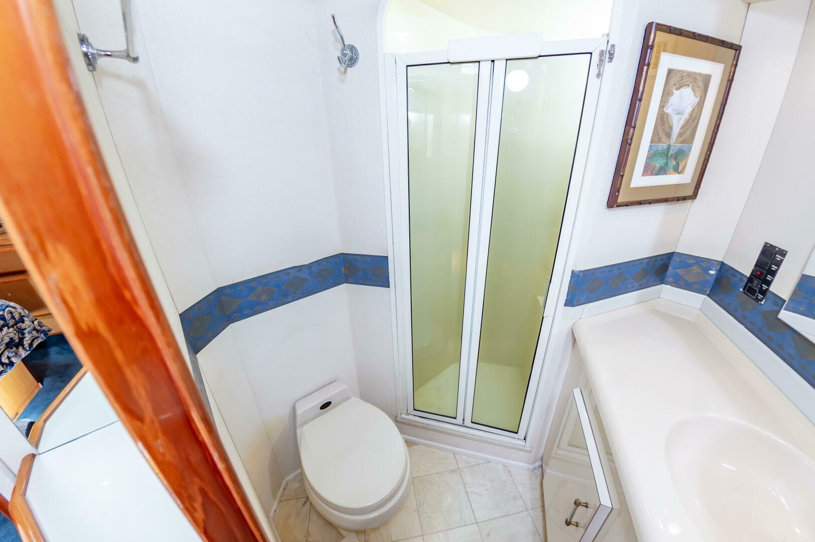 2001 Viking 50 Convertible — photo 52