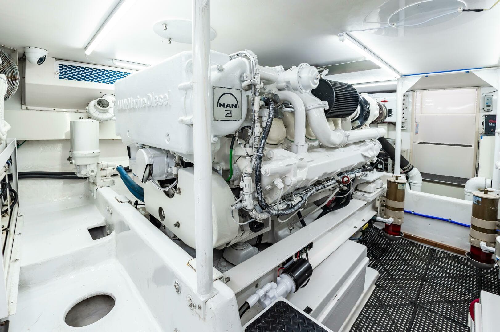 2001 Viking 50 Convertible — photo 67