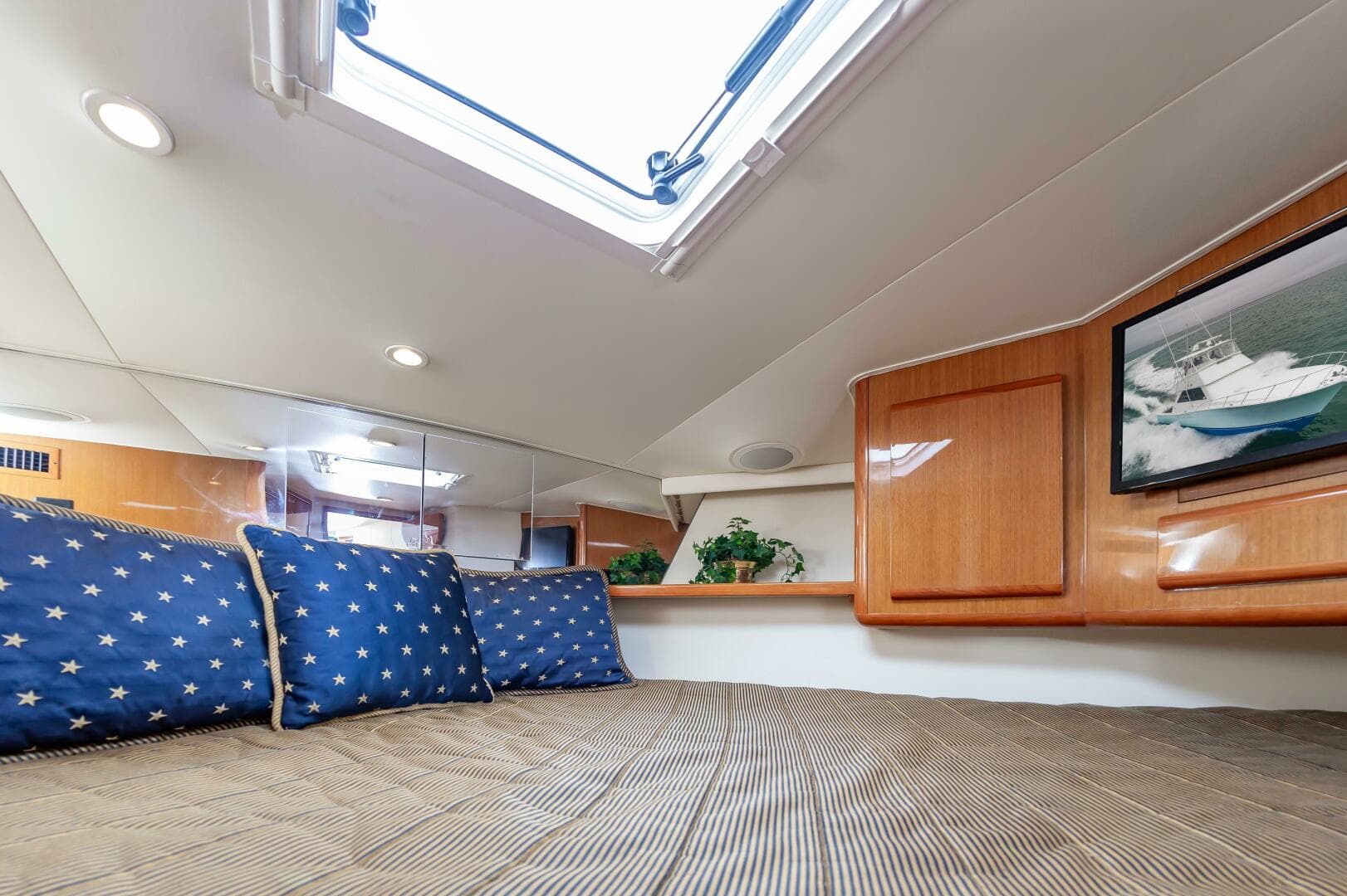 2001 Viking 50 Convertible — photo 56