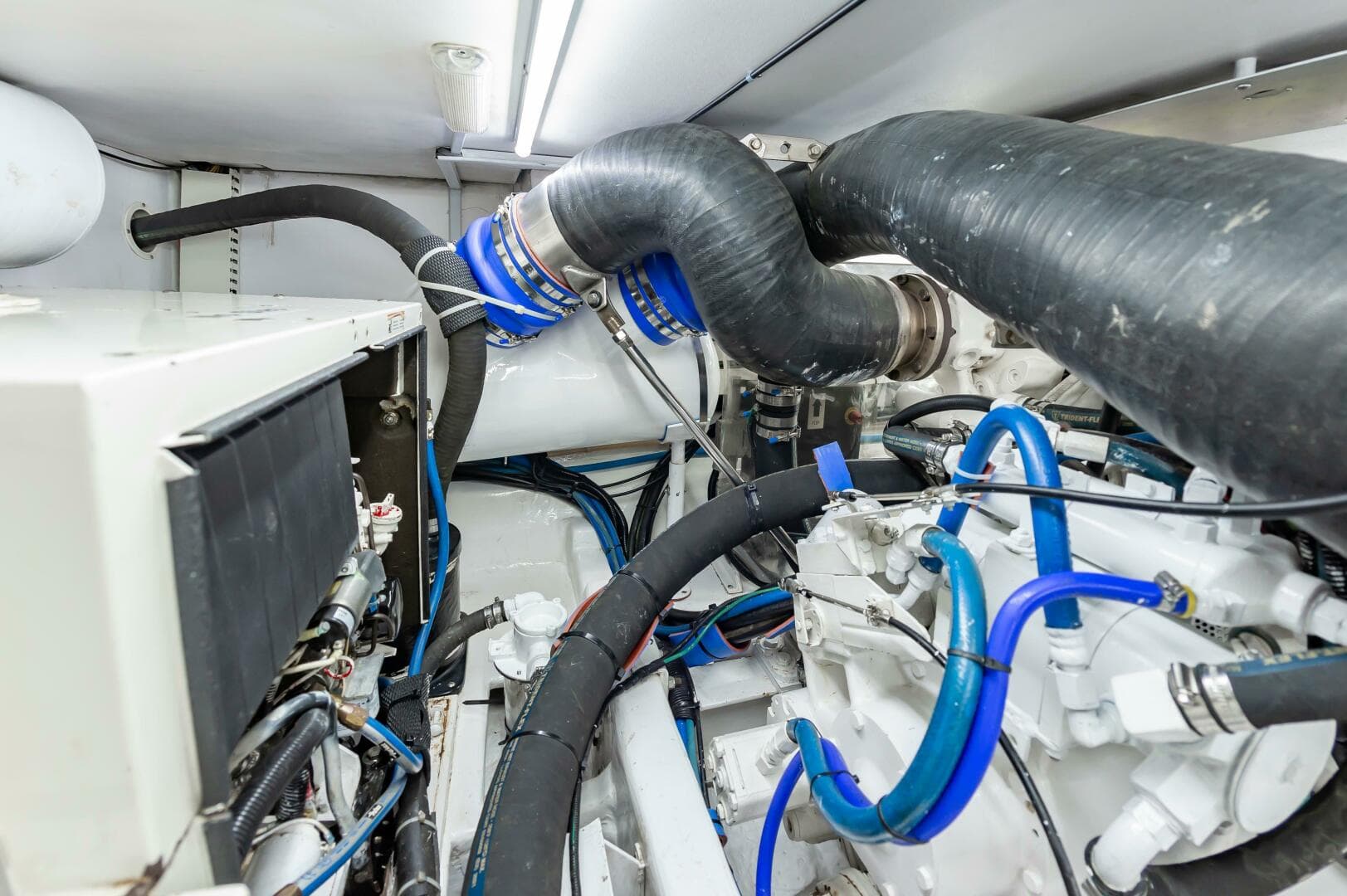 2001 Viking 50 Convertible — photo 77