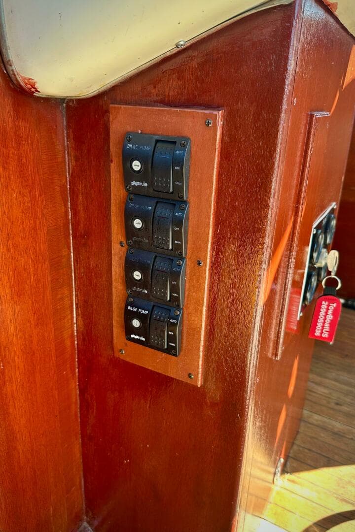 1960 Chris-Craft 45 Constellation — photo 10